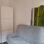 Rent a room of 200 m² in Granada