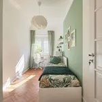 Rent a room in lisbon