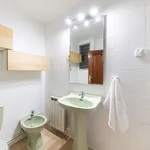 Rent a room of 90 m² in madrid