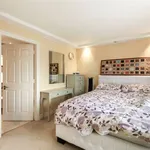 Rent 3 bedroom apartment in London