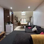 Rent 6 bedroom house in East Midlands