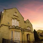 Rent 2 bedroom apartment in Yorkshire And The Humber