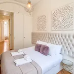 Rent 1 bedroom apartment of 45 m² in Porto