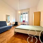 Rent 3 bedroom apartment of 100 m² in Milan