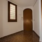 Rent a room of 130 m² in valencia