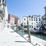 Rent 1 bedroom apartment of 20 m² in Venezia