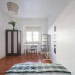 Rent a room in lisbon