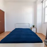 Rent a room in lisbon