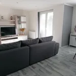 Pronajměte si 1 ložnic/e dům o rozloze 135 m² v Šumice