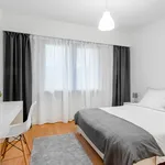 Miete 6 Schlafzimmer wohnung von 90 m² in Neuss