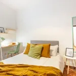 Rent 5 bedroom apartment in Madrid