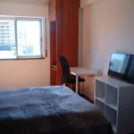 Rent a room in lisbon