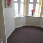 Rent 3 bedroom flat in Bradford