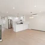 Rent 3 bedroom house in Queens