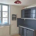 Appartement de 90 m² avec 4 chambre(s) en location à Billom