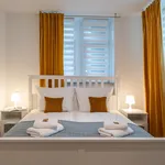 Miete 1 Schlafzimmer wohnung von 915 m² in Dresden