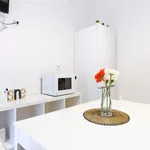 Rent a room of 65 m² in Milan