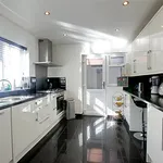 Rent 4 bedroom house in Hadley Wood