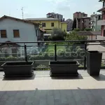 Affitto 4 camera appartamento di 117 m² in Cernusco sul Naviglio