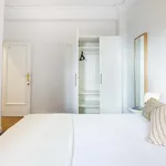 Rent a room of 153 m² in Madrid