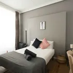 Alquilo 7 dormitorio apartamento para estudiantes de 10 m² en Madrid