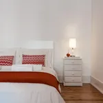 Rent 4 bedroom apartment in Lisbon