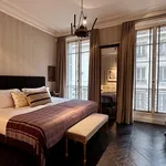 Rent 4 bedroom apartment of 260 m² in Paris