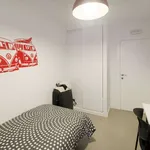 Rent a room of 260 m² in madrid