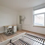 Maison de 1950 m² avec 4 chambre(s) en location à Charleroi