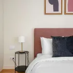 Rent 3 bedroom apartment of 122 m² in lisbon