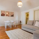 Rent 1 bedroom apartment of 517 m² in Lisbon