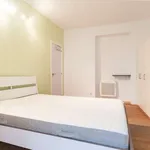 Rent a room of 240 m² in madrid