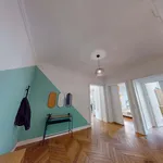 Rent a room of 193 m² in Paris