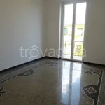 Affitto 5 camera appartamento di 135 m² in Genoa