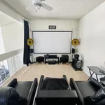 Rent 2 bedroom house in Encino