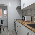 Rent 4 bedroom apartment in Madrid