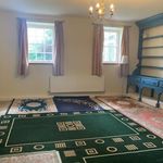 Rent 4 bedroom flat in Wales