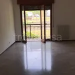 Appartamento in affitto ad Abbadia Lariana via Nazionale, non arredato/vuoto, terrazzo, vista lago - TrovaCasa