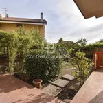 Affitto 8 camera casa di 182 m² in Sant'Agata li Battiati