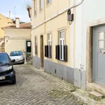 Rent 1 bedroom apartment of 45 m² in lisbon