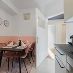 Rent a room of 92 m² in Stuttgart