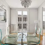 Rent 6 bedroom apartment of 155 m² in Paris