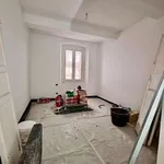 Affitto 6 camera appartamento di 132 m² in Genoa