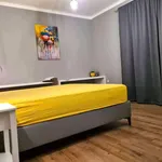 Rent 2 bedroom apartment of 101 m² in Кършияка