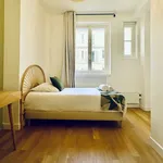 Appartement de 110 m² avec 4 chambre(s) en location à Paris