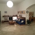 Rent 6 bedroom house of 280 m² in Maruggio