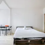 Appartement de 291 m² avec 1 chambre(s) en location à Paris