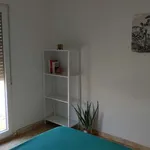 Rent a room of 81 m² in valencia