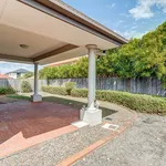 Rent 5 bedroom house in Calamvale