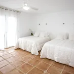 Rent 5 bedroom house of 1100 m² in Marbella